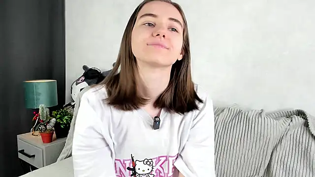 Snapshot of MeghanElson chatting on 6, 1, 2025 MeghanElson online show from 6, 1, 2025