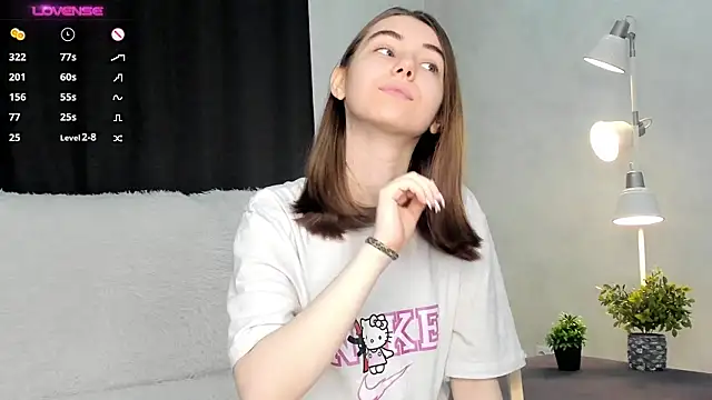 Snapshot of MeghanElson chatting on 12, 3, 2025 MeghanElson online show from 12, 3, 2025