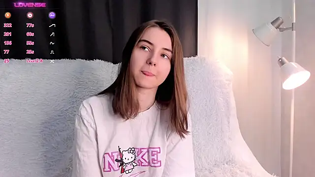 Snapshot of MeghanElson chatting on 19, 3, 2025 MeghanElson online show from 19, 3, 2025