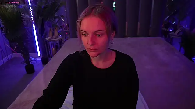 MaribelRiverr  online show from 3, 10, 2025