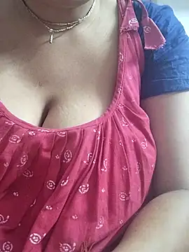 Snapshot of miss-Riy chatting on 5, 3, 2025 miss-Riy online show from 5, 3, 2025