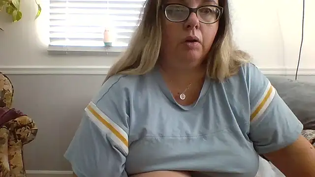 Snapshot of LauLauPAWG chatting on 17, 1, 2025 LauLauPAWG online show from 17, 1, 2025