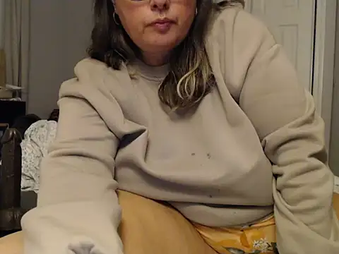 Snapshot of LauLauPAWG chatting on 4, 11, 2025 LauLauPAWG online show from 4, 11, 2025