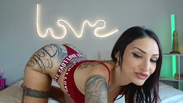 JuliaVegaOff online show from 7, 5, 2026
