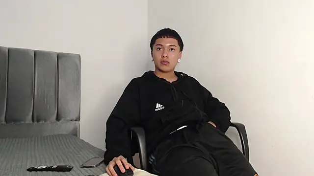 alex-lover online show from 30, 1, 2025