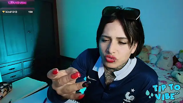 TinnaDawsom online show from 10, 12, 2024