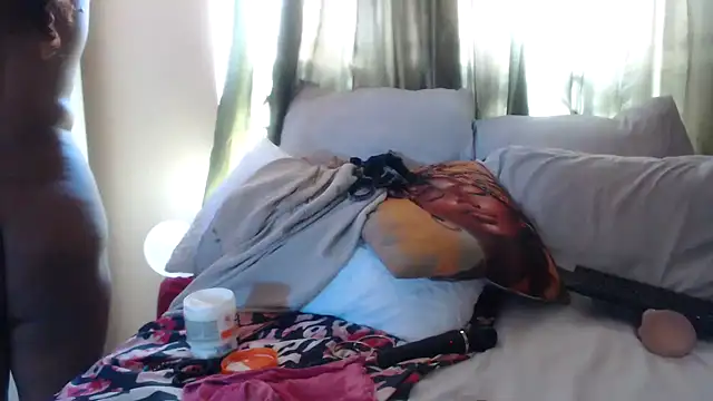 Foxybrownxx1 online show from 11, 3, 2026