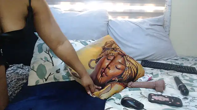 Foxybrownxx1 online show from 24, 6, 2026