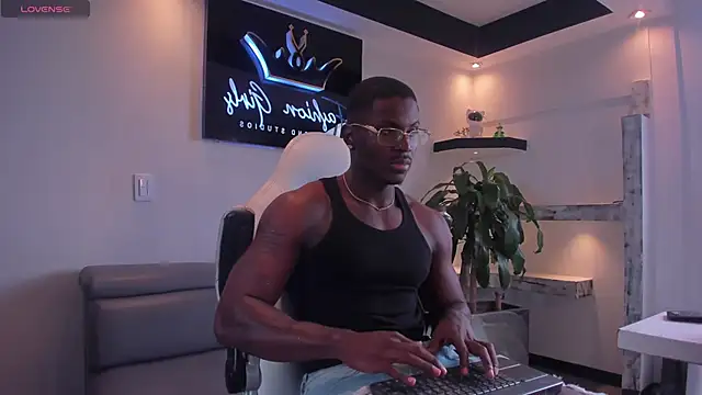 EthanTravis  online show from 5, 3, 2025