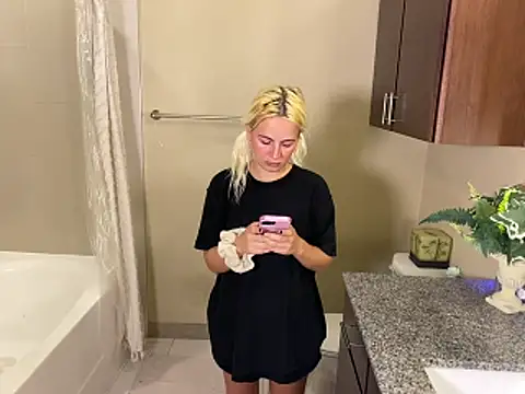 girlfriendmissy online show from 3, 5, 2026