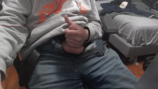 Snapshot of chicostick413 chatting on 3, 12, 2024 chicostick413 online show from 3, 12, 2024