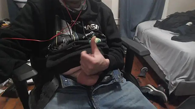 Snapshot of chicostick413 chatting on 22, 12, 2024 chicostick413 online show from 22, 12, 2024