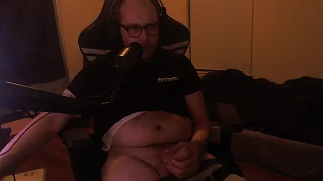 Snapshot of chicostick413 chatting on 18, 9, 2025 chicostick413 online show from 18, 9, 2025