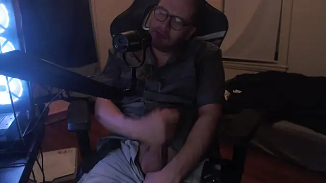 Snapshot of chicostick413 chatting on 19, 9, 2025 chicostick413 online show from 19, 9, 2025