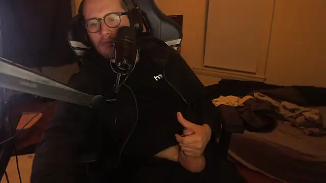 Snapshot of chicostick413 chatting on 26, 9, 2025 chicostick413 online show from 26, 9, 2025