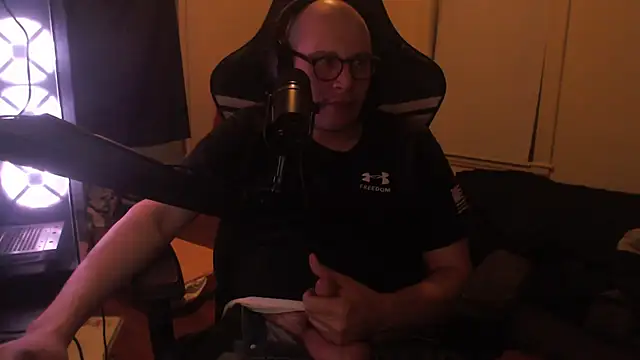 Snapshot of chicostick413 chatting on 26, 10, 2025 chicostick413 online show from 26, 10, 2025