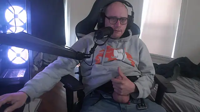 Snapshot of chicostick413 chatting on 28, 10, 2025 chicostick413 online show from 28, 10, 2025