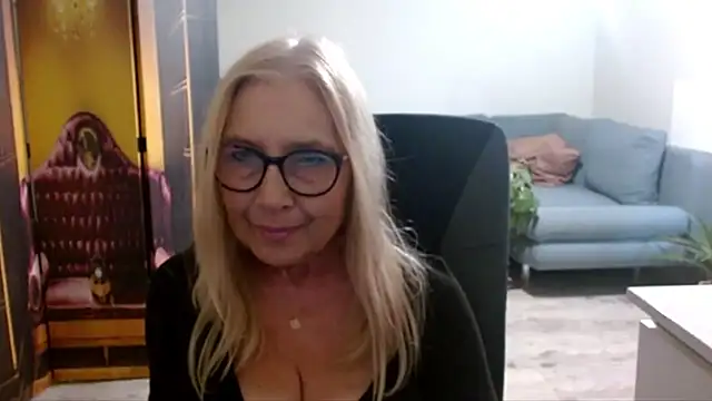 sofia xkiss online show from 4, 11, 2025