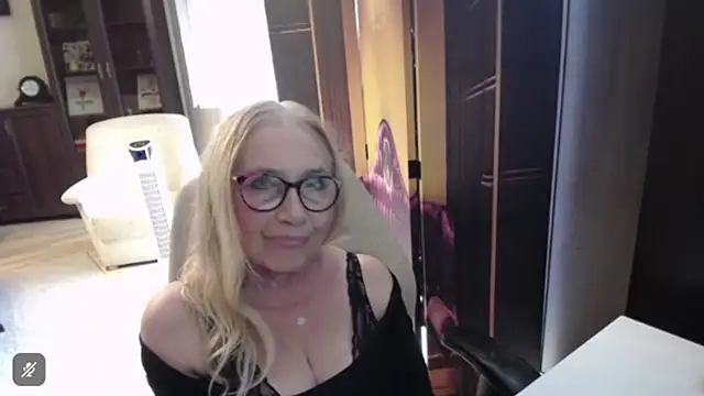 sofia xkiss online show from 4, 8, 2026