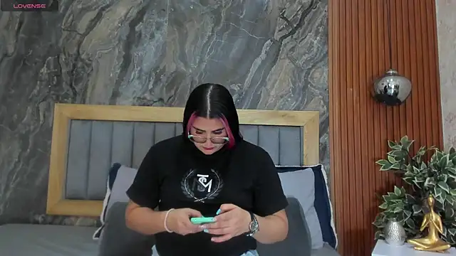 BellaPeers  online show from 13, 2, 2025