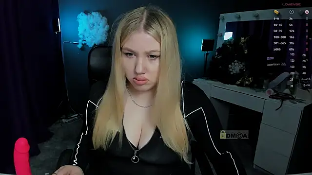 juli kisss online show from 14, 1, 2025