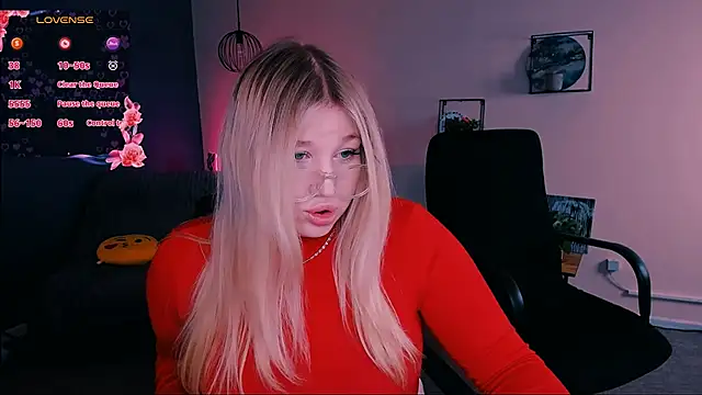 juli kisss online show from 28, 2, 2025