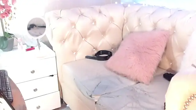Barbie Fox online show from 8, 7, 2026