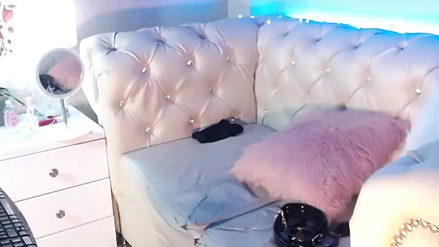 Barbie Fox online show from 14, 7, 2026