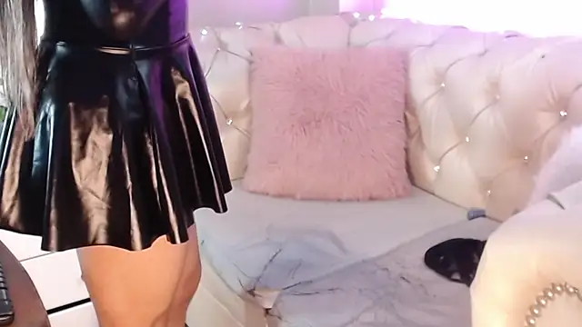 Barbie Fox online show from 23, 7, 2026