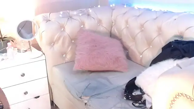Barbie Fox online show from 30, 7, 2026