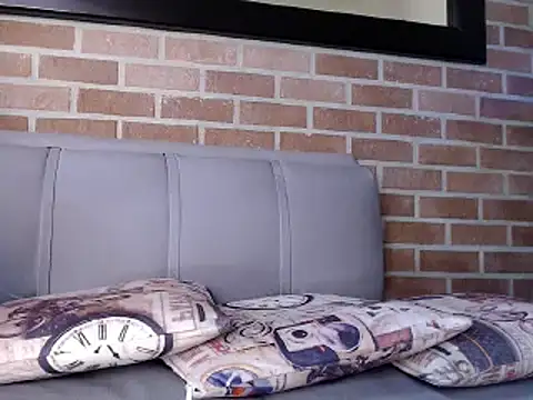 MaximoTorricelli online show from 3, 3, 2025