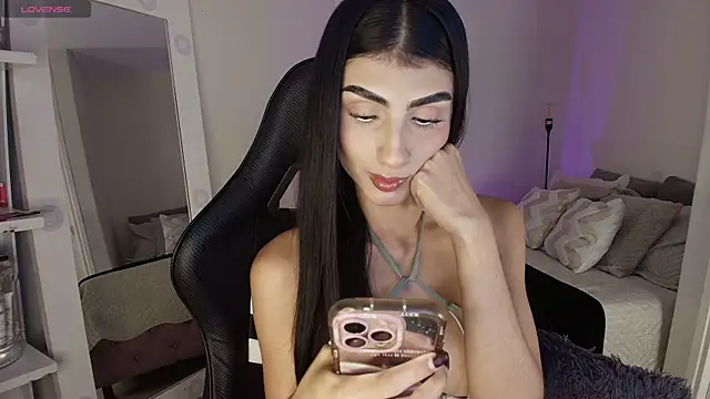 April Scarlett online show from 3, 6, 2026