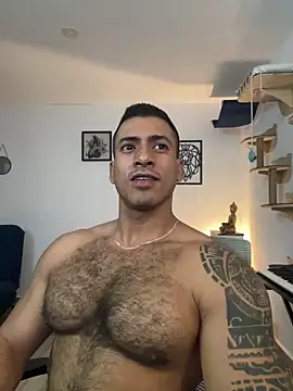 aaroncolombia online show from 3, 10, 2025