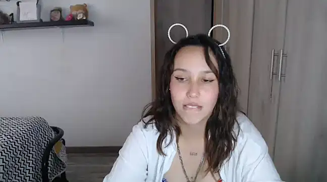 Skarlet Adams28 online show from 9, 12, 2024