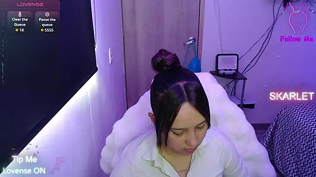 Skarlet Adams28 online show from 2, 10, 2025