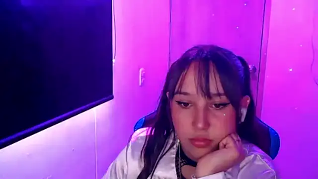 Skarlet Adams28 online show from 6, 5, 2026