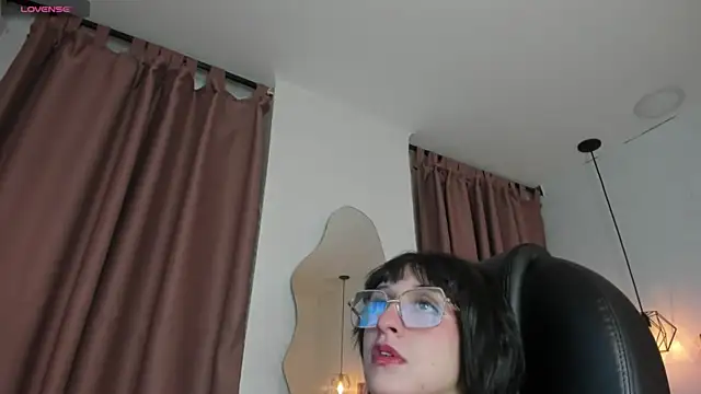 Hannys  cabernet online show from 10, 12, 2024