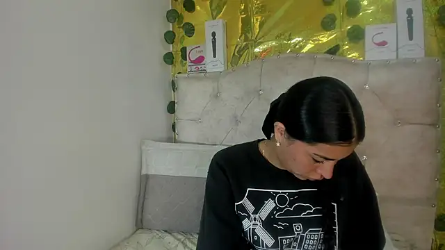 cristalconnorr online show from 14, 5, 2026
