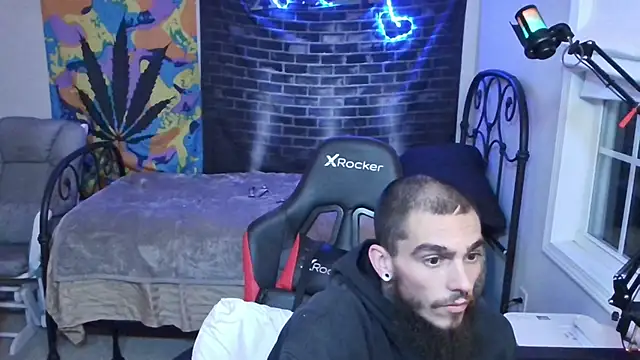 Snapshot of XMeF10 chatting on 3, 1, 2025 XMeF10 online show from 3, 1, 2025