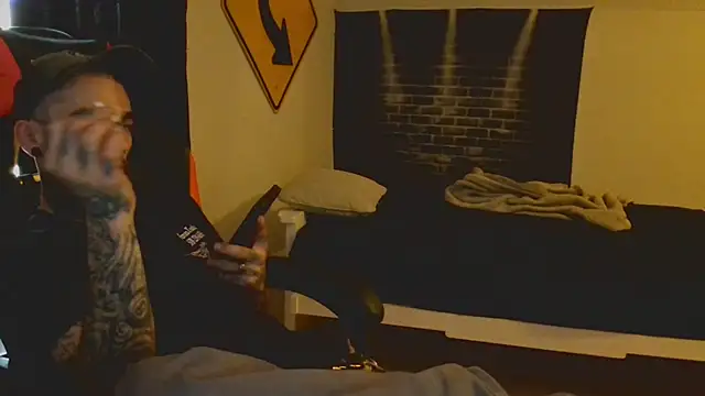 Snapshot of XMeF10 chatting on 13, 3, 2025 XMeF10 online show from 13, 3, 2025