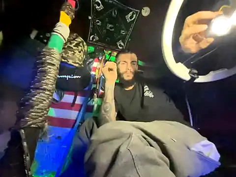 Snapshot of XMeF10 chatting on 24, 11, 2025 XMeF10 online show from 24, 11, 2025