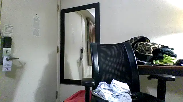 Snapshot of XMeF10 chatting on 21, 12, 2025 XMeF10 online show from 21, 12, 2025