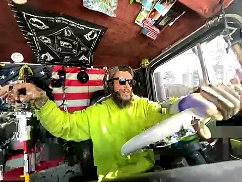 Snapshot of XMeF10 chatting on 15, 1, 2026 XMeF10 online show from 15, 1, 2026