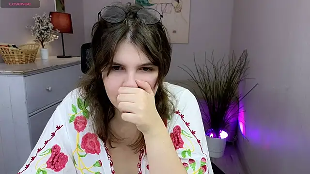 Ruyjin Choi online show from 18, 11, 2025