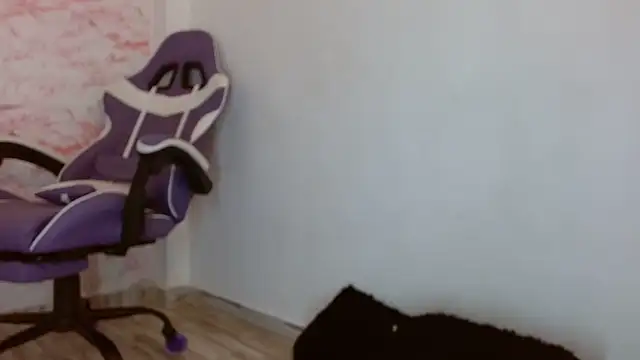 Snapshot of anahi__s chatting on 1, 10, 2025 anahi  s online show from 1, 10, 2025