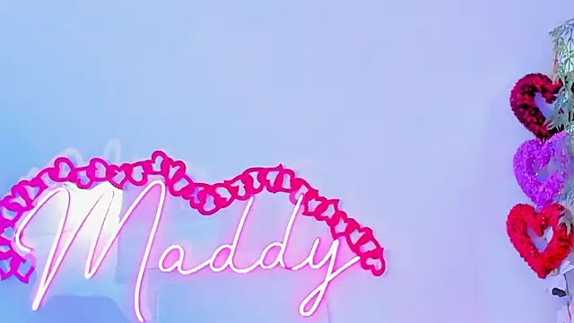 MaddyParisi online show from 15, 2, 2025