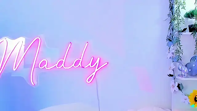 MaddyParisi online show from 8, 3, 2025