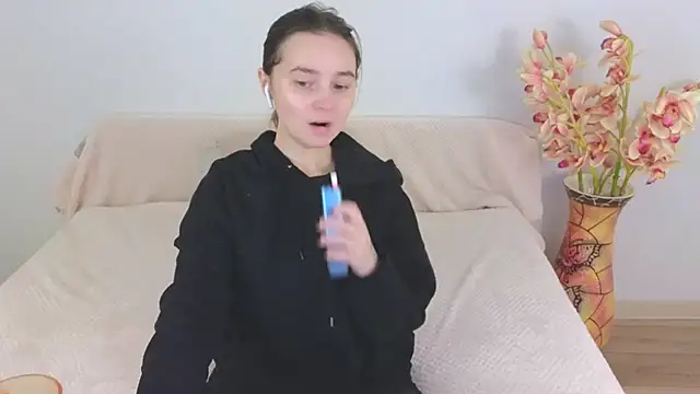 Ellie Sunset online show from 25, 2, 2025