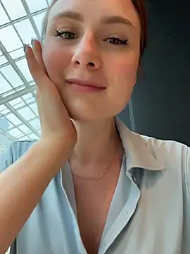 Dina Tease online show from 4, 8, 2026
