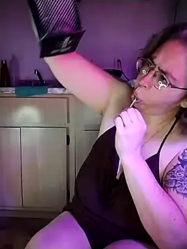 GraceHenderson online show from 8, 3, 2025